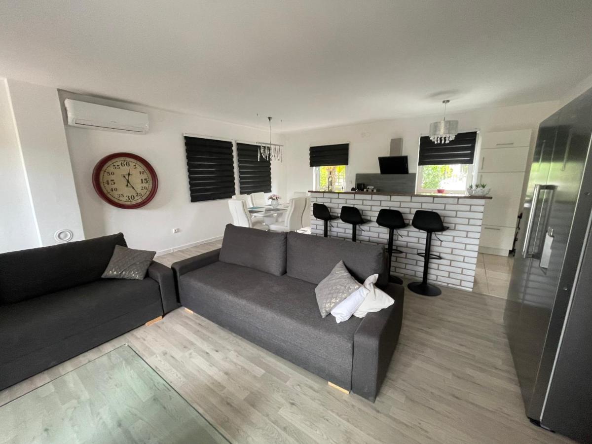 Enna Apartment A Meerblick Perfect Location Medulin Exterior photo